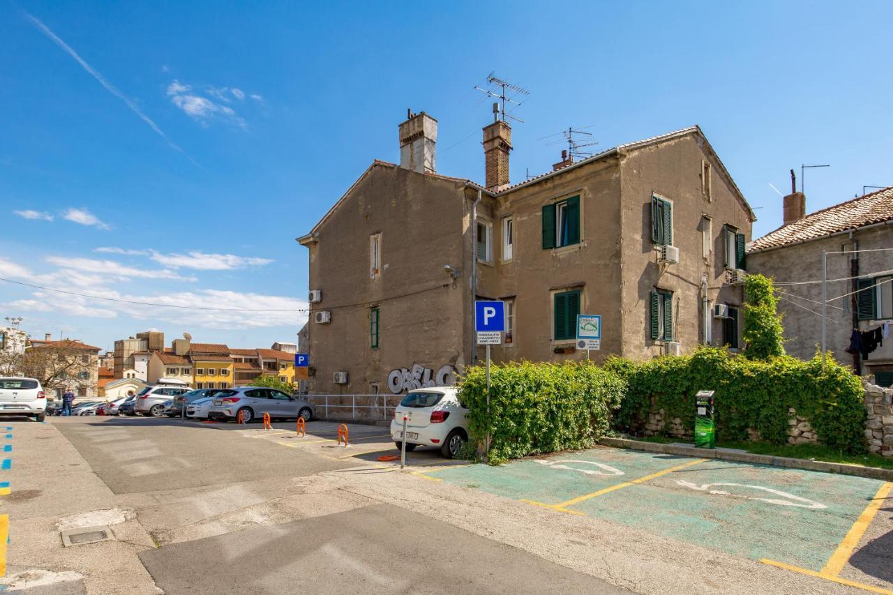 Rijeka Old Town Apartment Exterior foto